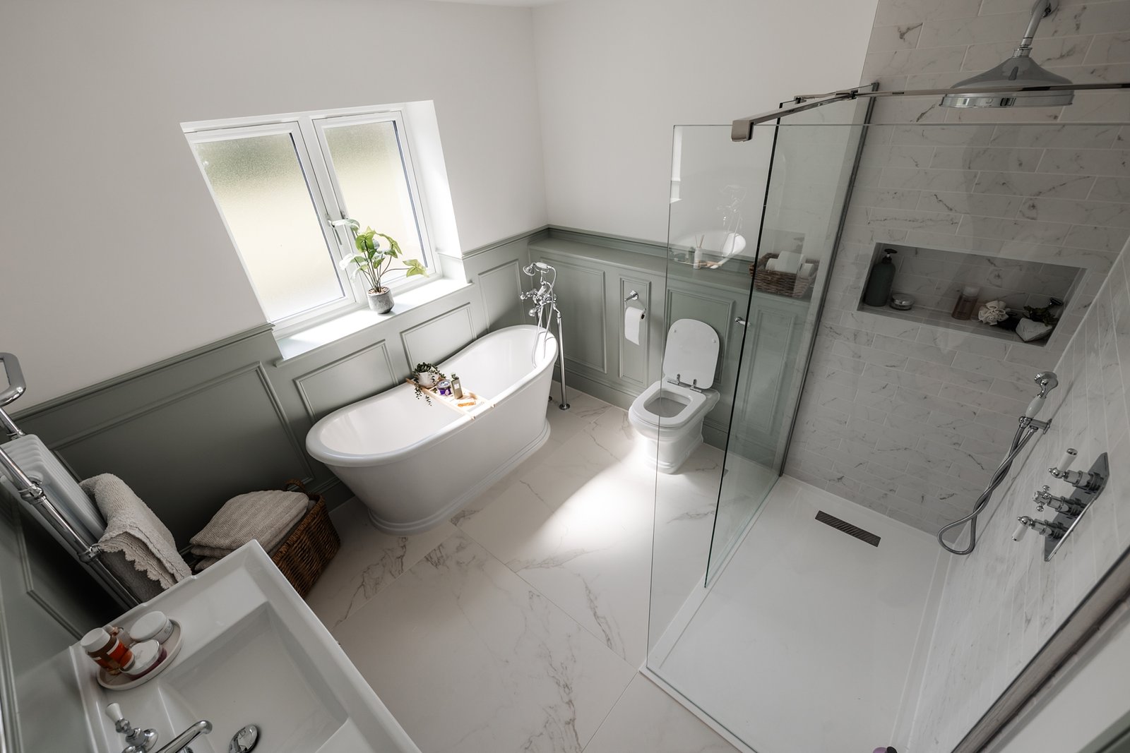 bathroom toile shower house rel estate photography interior